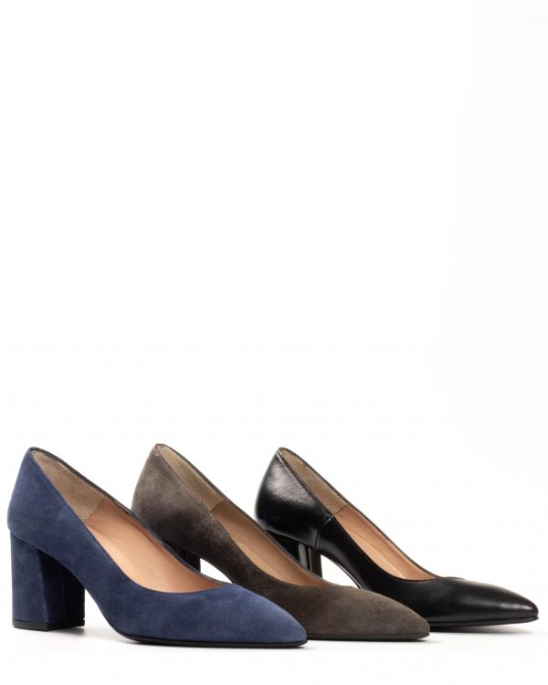 Pointed heel with thick heel