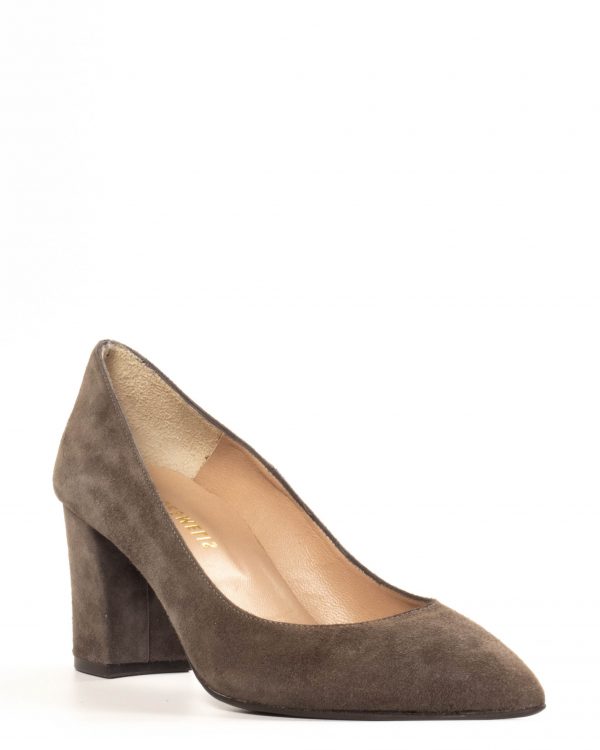 Pointed heel with thick heel